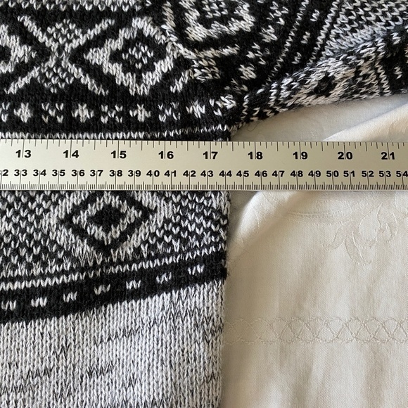 GUILTY Women's Gray/Black Nordic Acrylic Long Sleeve Lightweight Sweater Medium - Picture 10 of 14